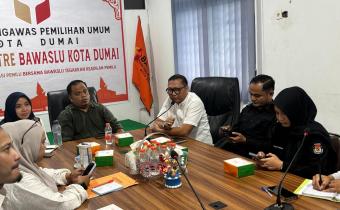 Bawaslu Kota Dumai Gelar Raker Penyelesaian Sengketa Proses Pemilu, Hadirkan KPU Dumai