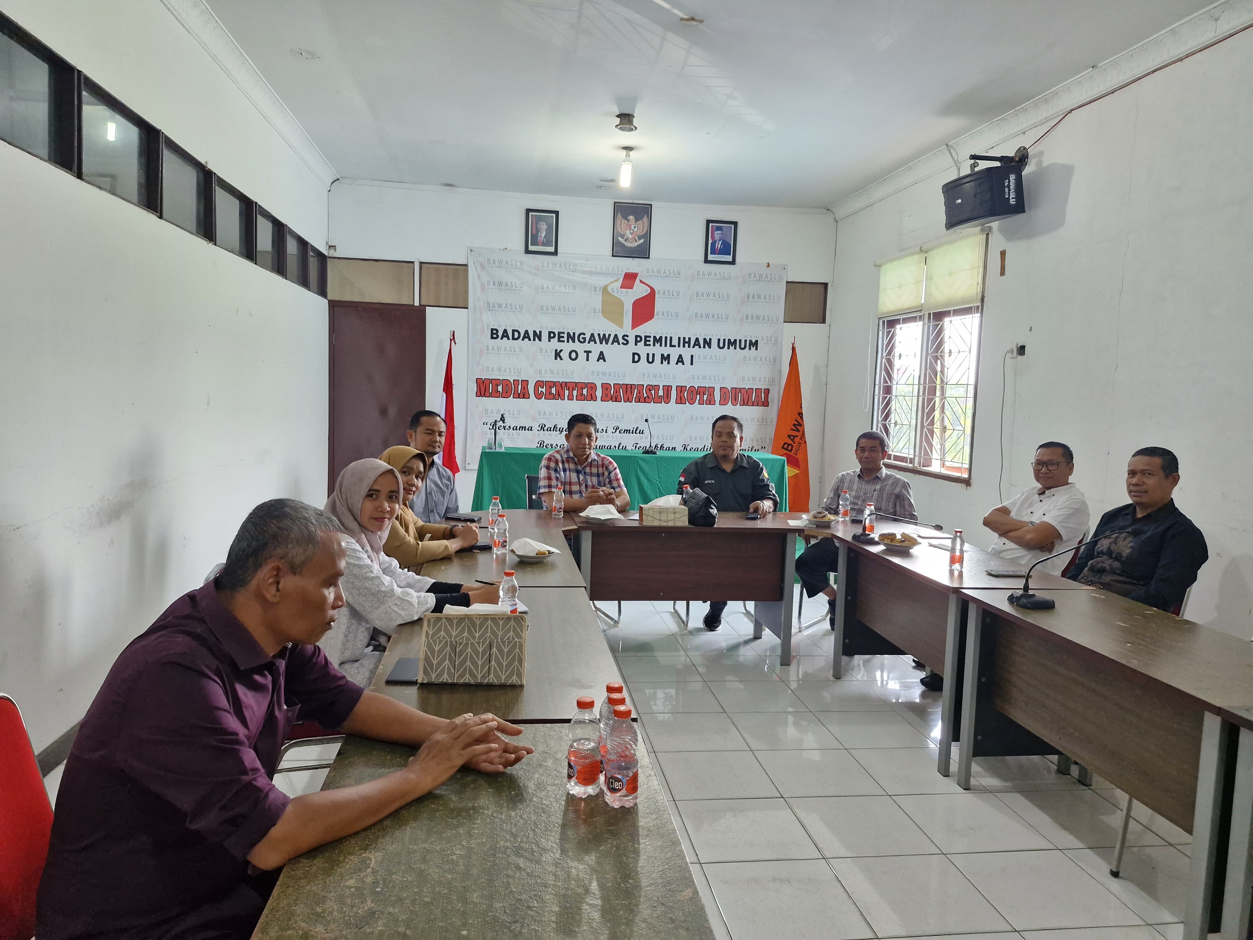 Bawaslu Dumai dan KPU Dumai Rapat Koordinasi Persiapan PSU di TPS 007 Purnama dan TPS 017 STDI Kecamatan Dumai Barat