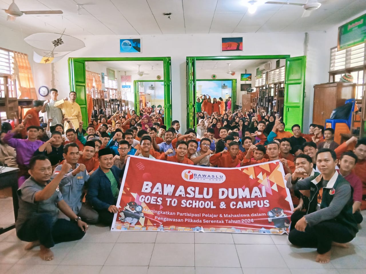 Bawaslu Kota Dumai Goes to School ke SMAN 1; Partisipasi Pemilih Pemula di Pilkada adalah Bentuk Cinta Indonesia