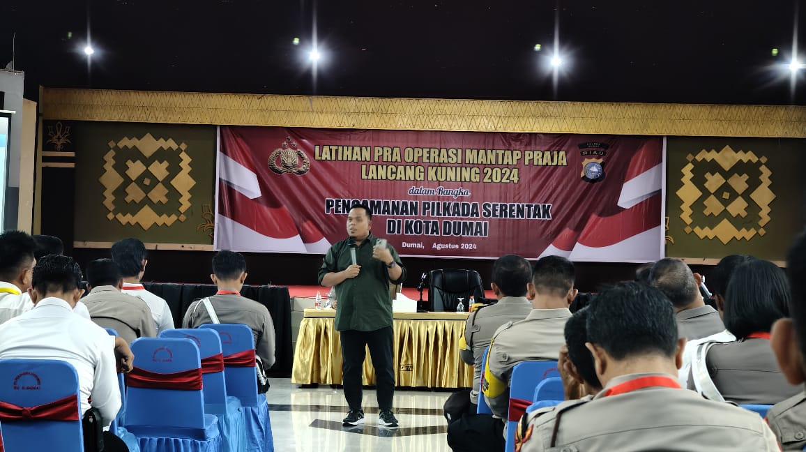 Bawaslu Dumai Sosialisasi Produk Hukum Pemilihan 2024 di Acara Polres Dumai