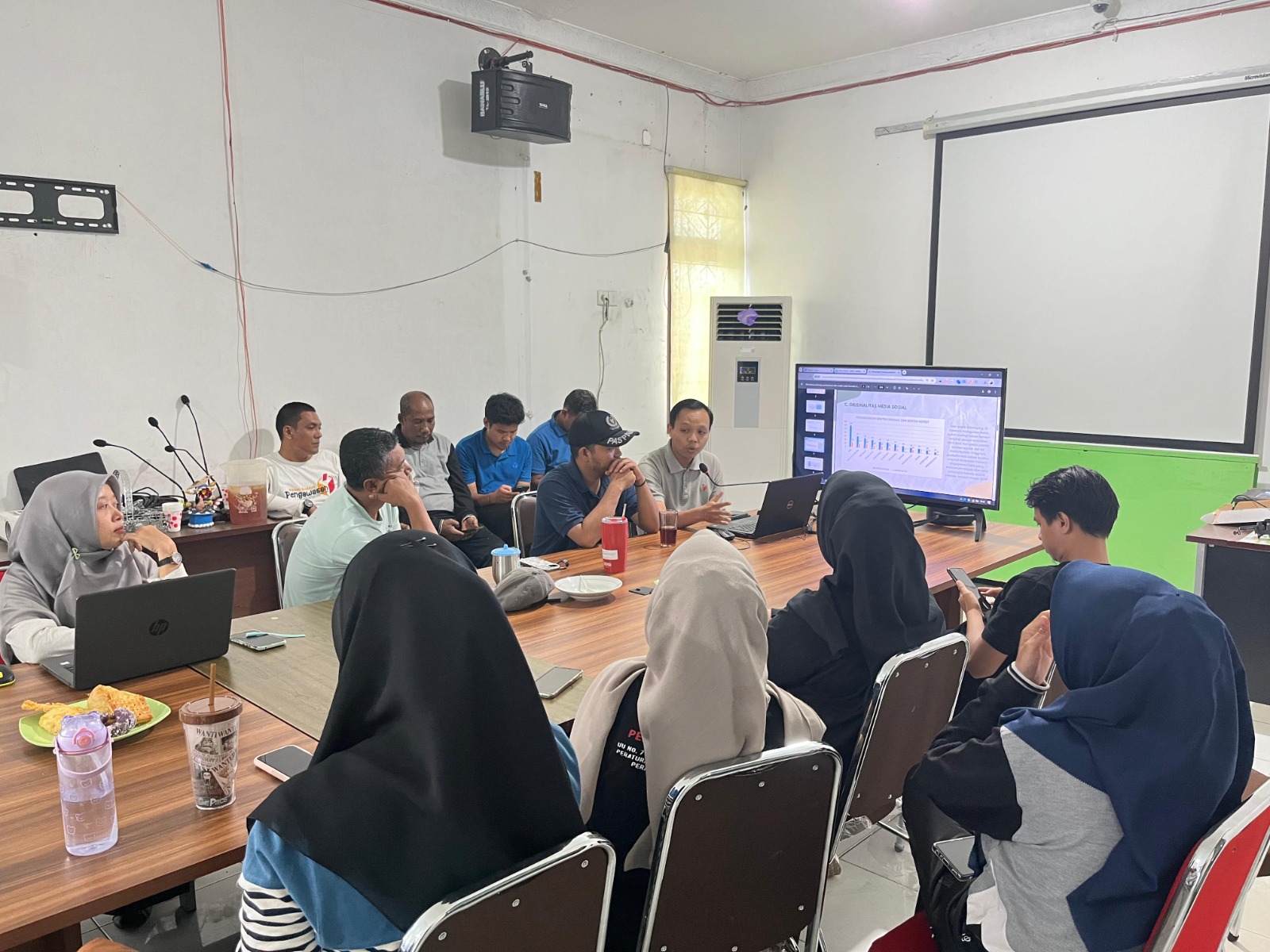 Meningkatkan Kualitas Kehumasan, Bawaslu Kota Dumai Adakan Workshop Desain Kreatif