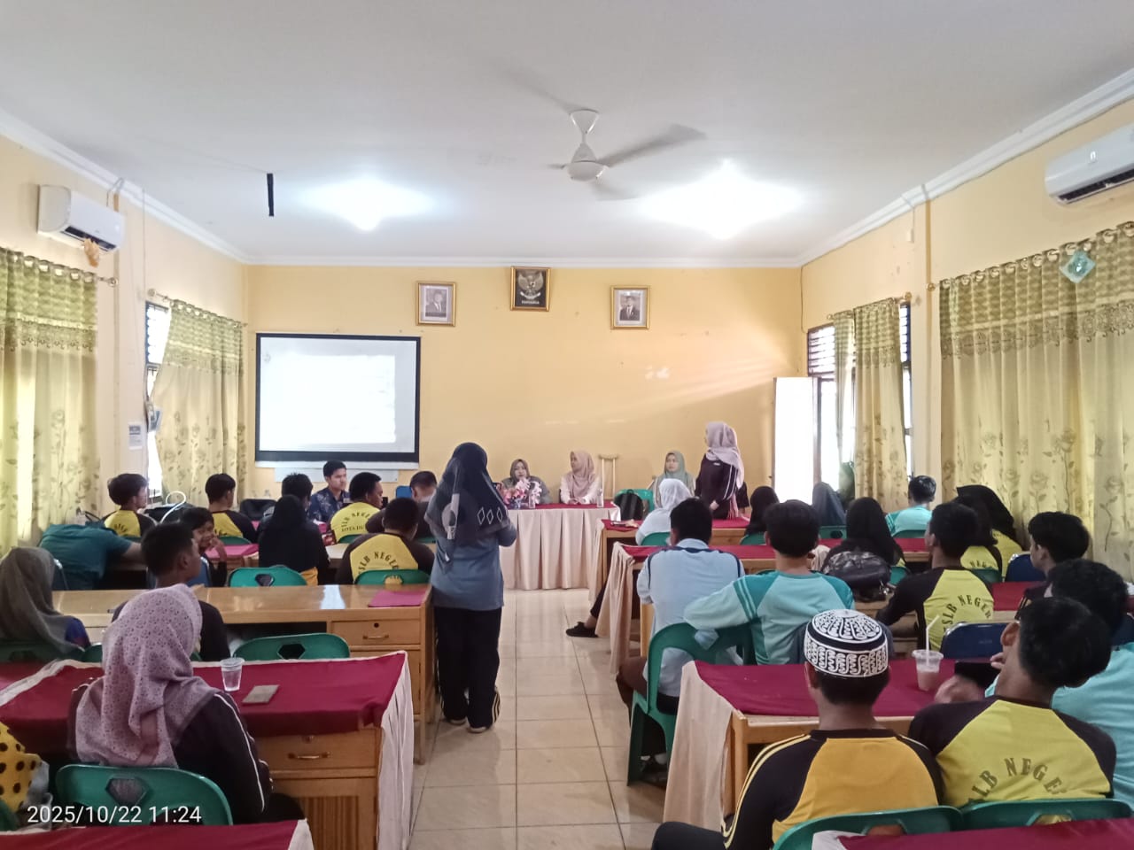 Penguatan Prinsip Aksesibilitas : Bawaslu Kota Dumai Sosialisasi ke Sekolah Luar Biasa