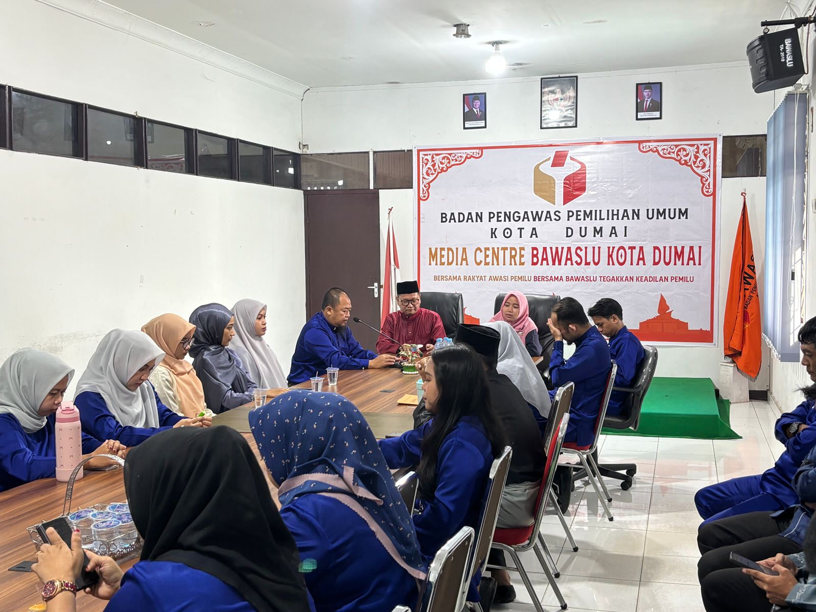 Rapat Mingguan: Bawaslu Kota Dumai Membahas Dua Agenda
