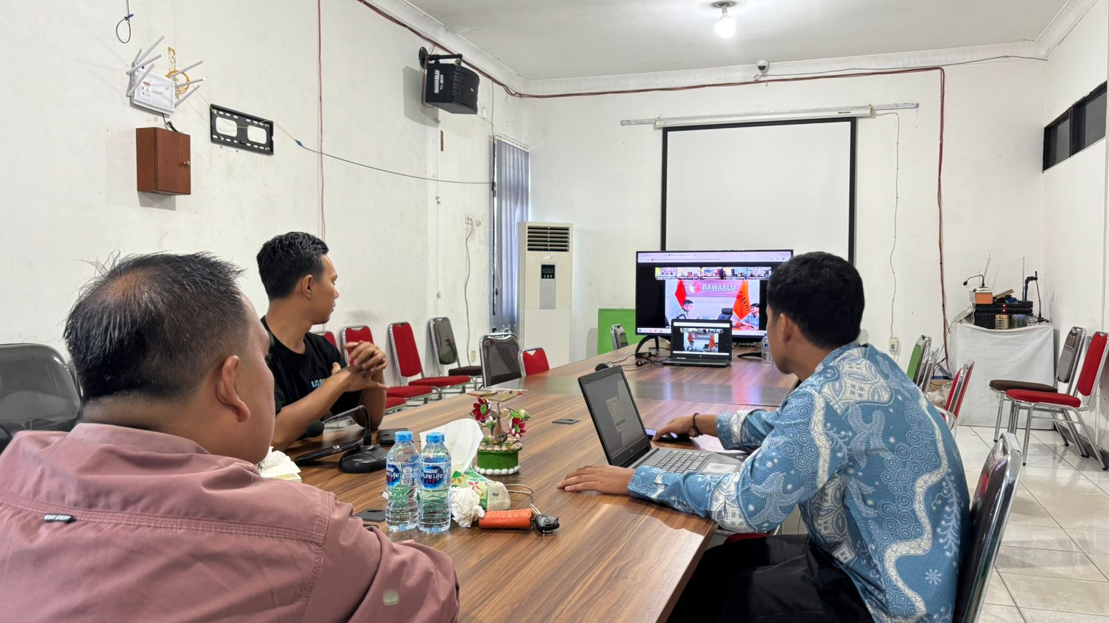 Bawaslu Dumai Hadiri Rapat Pembahasan Pelaporan Pelaksanaan Tugas Konsolidasi Demokrasi