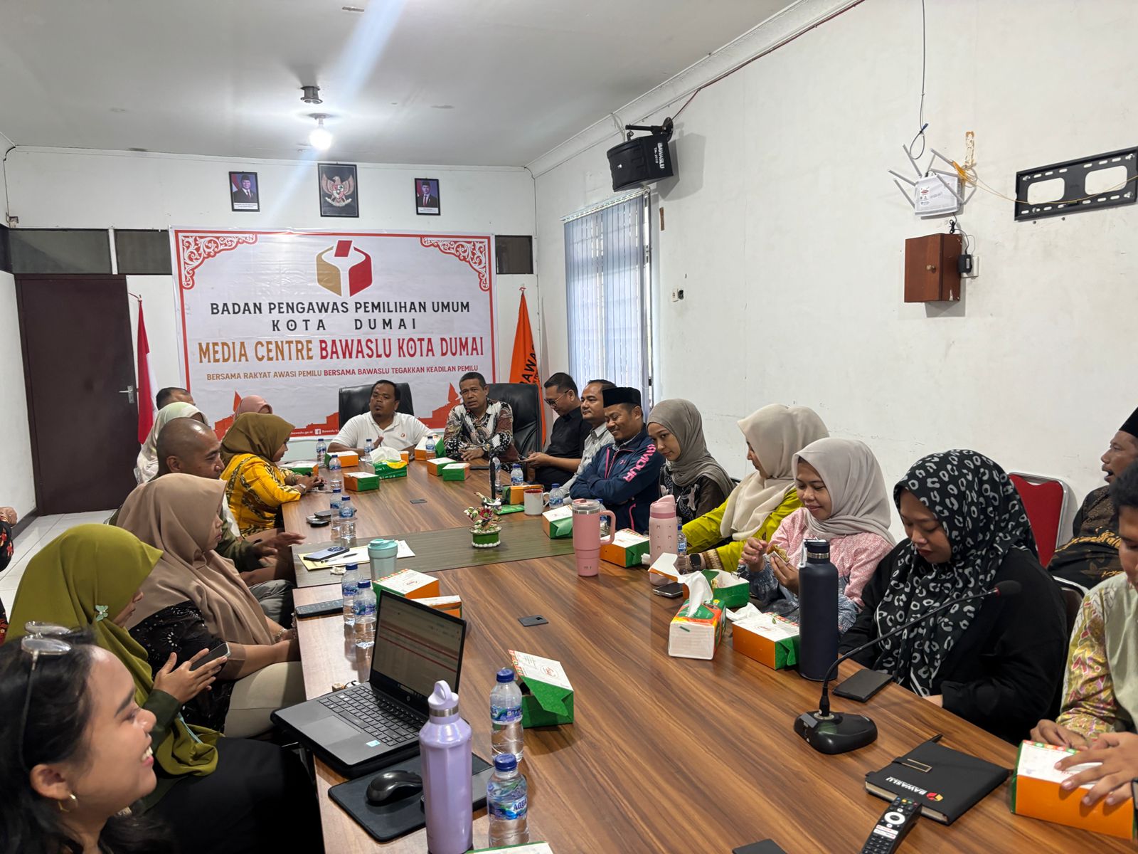 Bawaslu Kota Dumai Gelar Rapat Fasilitasi Pengelolaan Layanan JDIH