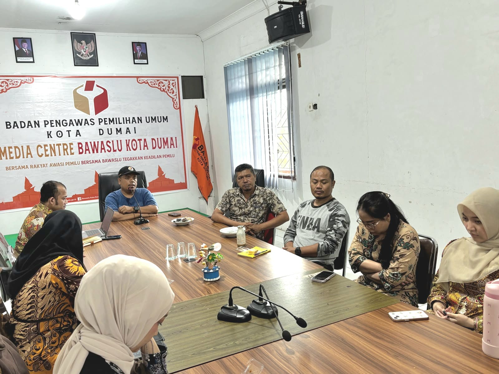 Ketua Bawaslu Dumai Buka Kegiatan Pemutakhiran Data ASN Dan Pengisian SKP Di Lingkungan Bawaslu Dumai