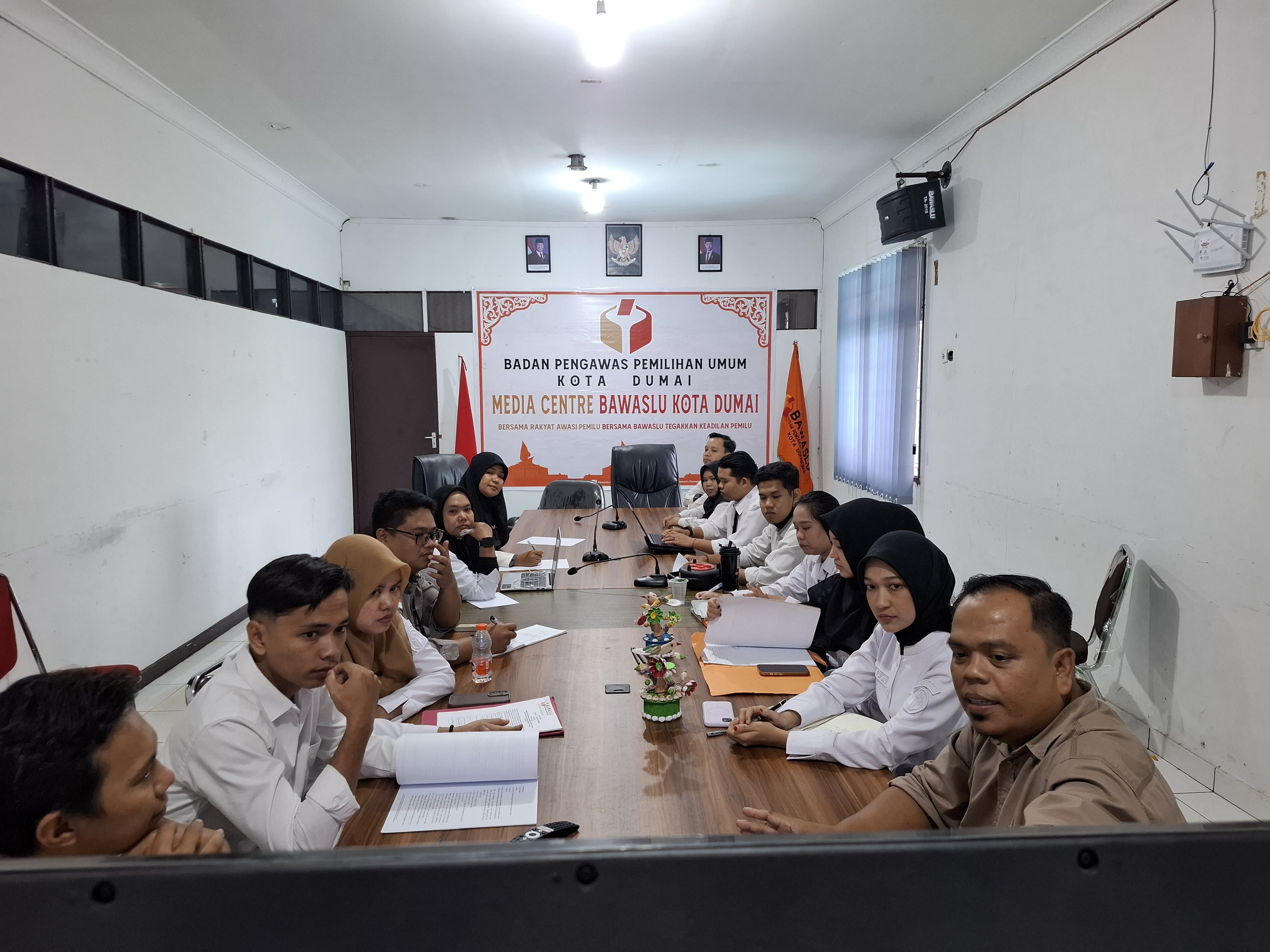 Matangkan Pelaksanaan Bawaslu Membelajarkan Vol 2, Bawaslu Dumai Gelar Rapat Persiapan