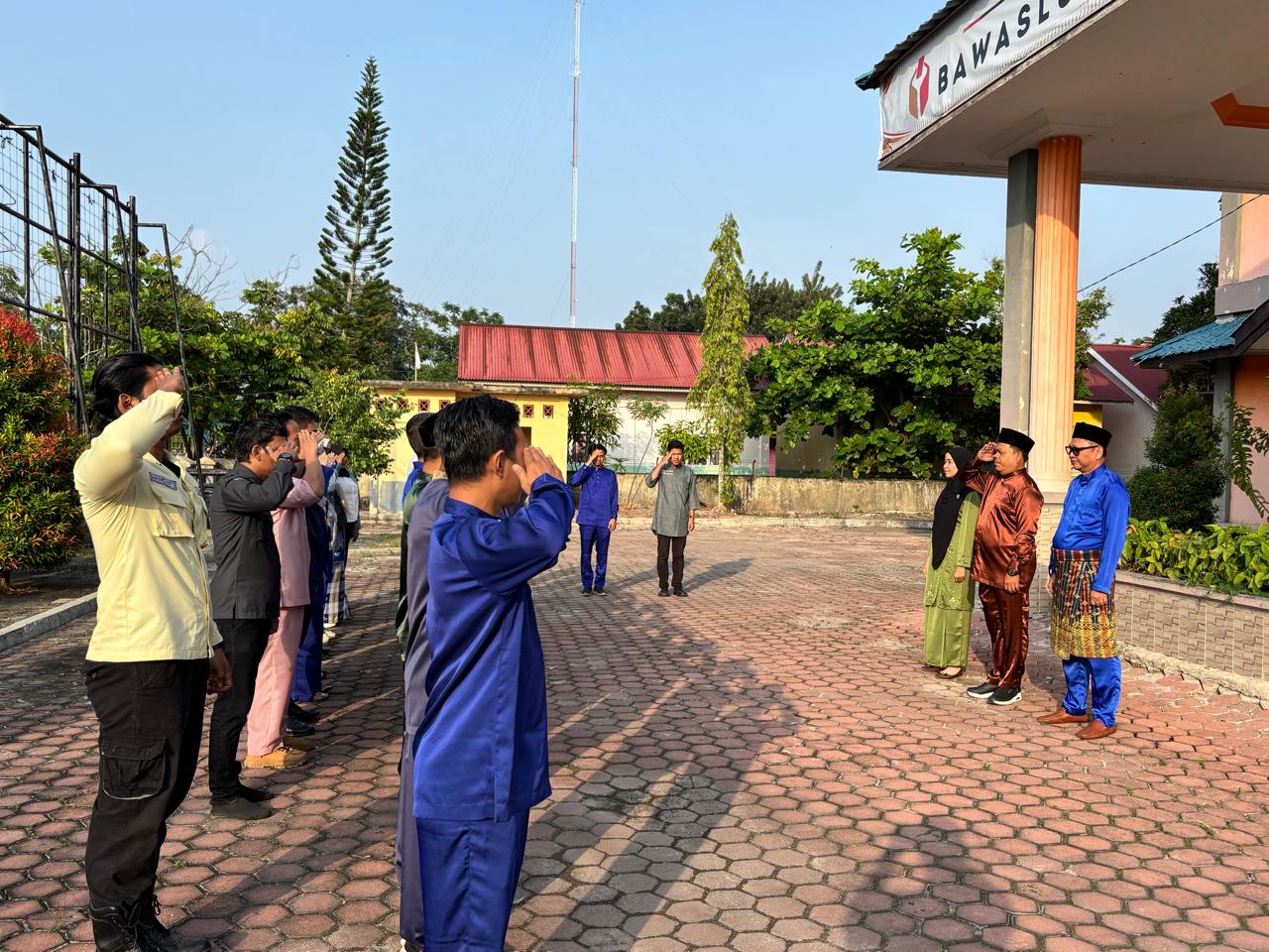 Ketua Bawaslu Dumai Tekankan Profesionalisme, Disiplin Dan Kinerja Dalam Apel Rutin
