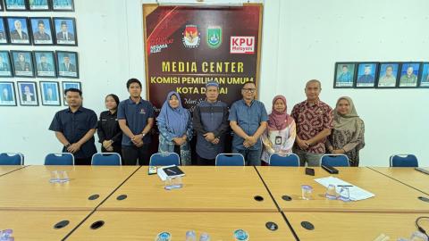 Pantau Perkembangan Pemutakhiran Data Partai Politik Semester I, Bawaslu Kota Dumai Kunjungi KPU Kota Dumai