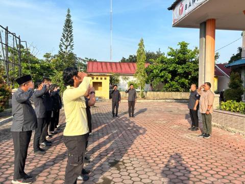 Pimpin Apel Pagi Senin, Ketua Bawaslu Dumai Tekankan Penguatan Disiplin Dan Sinergi
