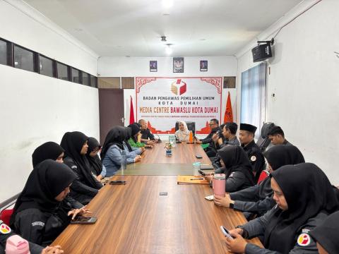 Rapat Rutin Bawaslu Kota Dumai: Evaluasi dan Proyeksikan Agenda Pekan Berikutnya