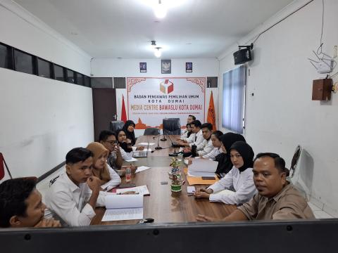 Matangkan Pelaksanaan Bawaslu Membelajarkan Vol 2, Bawaslu Dumai Gelar Rapat Persiapan