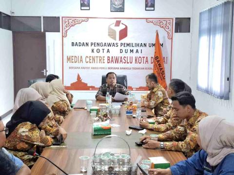 Tingkatkan Tata Kelola Kearsipan, Bawaslu Dumai Gelar Rapat Pengelolaan Ketatausahaan Dan Kearsipan