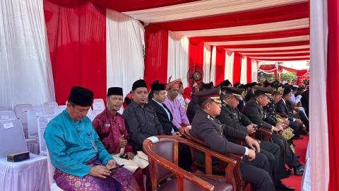 Ketua Bawaslu Dumai Hadiri Upacara HUT ke-81RI di Lapangan Walikota Dumai