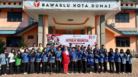 Bawaslu Kota Dumai Laksanakan Upacara Peringatan HUT Ke-81 Kemerdekaan RI