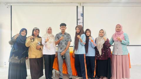Di SMAN 4 Dumai, Yeni Kartini: Demokrasi Bukan Hanya Soal Politik, Tetapi Nilai dan Cara Hidup, Termasuk di Sekolah