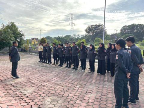 Ketua Bawaslu Kota Dumai Tekankan Konsisten Dan Disiplin Dalam Amanat Apel Pagi