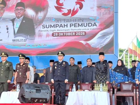 Ketua Bawaslu Kota Dumai Hadiri Upacara Peringatan Hari Sumpah Pemuda Ke-98 Di Taman Bukit Gelanggang