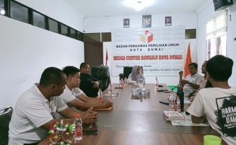 Komitmen Sinergi Bawaslu dan KPU Kota Dumai untuk Akurasi Data Pemilih Berkelanjutan