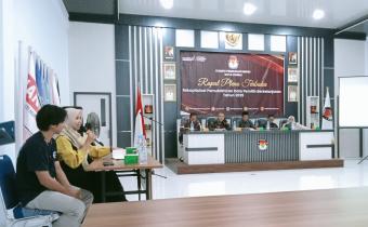 Rapat Pleno Data Pemilih Berkelanjutan Triwulan III KPU Kota Dumai: Bawaslu Sampaikan Beberapa Catatan Pengawasan