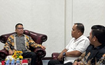 Ketua Bawaslu Kota Dumai dan Rektor UNIDUM Berkomitmen Membangun Demokrasi dari Kampus Kemasyarakat