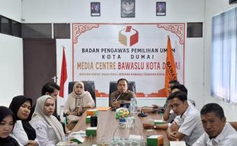Rapat Pengelolaan PPID, Ketua Bawaslu Kota Dumai Perkuat Komitmen Penataan Dan Transparansi Informasi Publik
